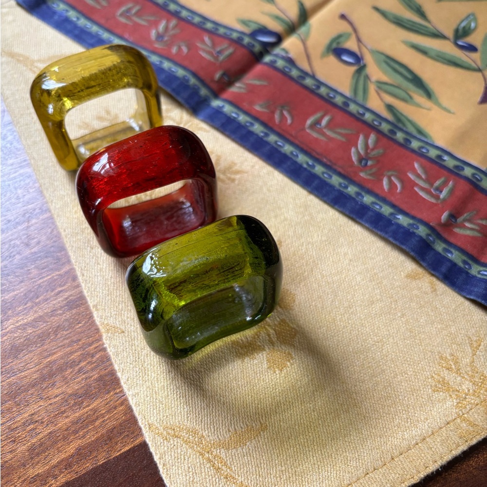 Colorful Glass Napkin Rings Set - Picture 3 of 5